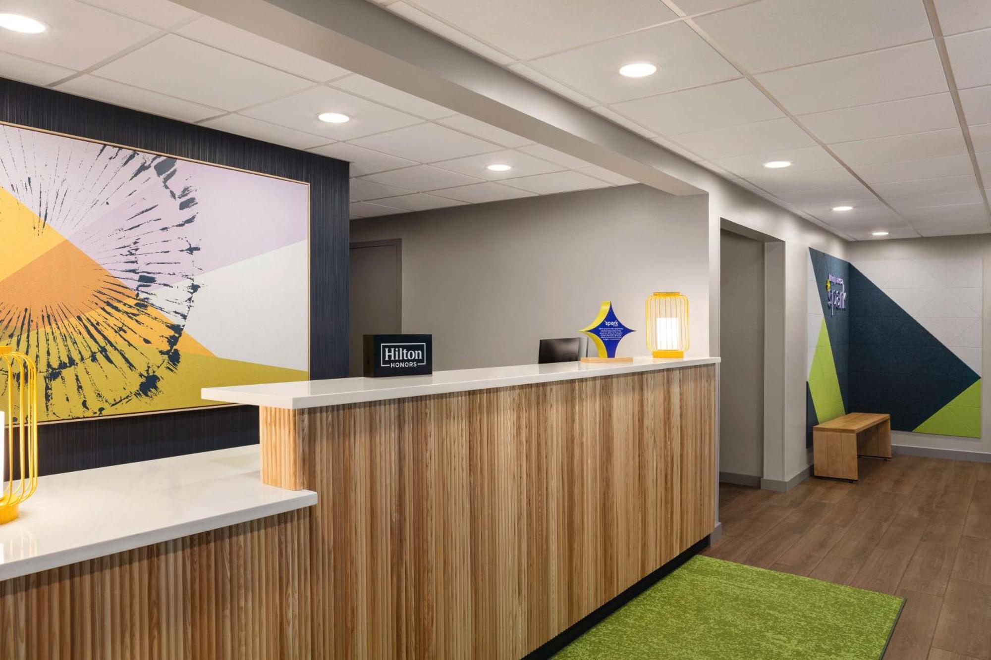 Spark By Hilton Mystic Groton Exterior photo
