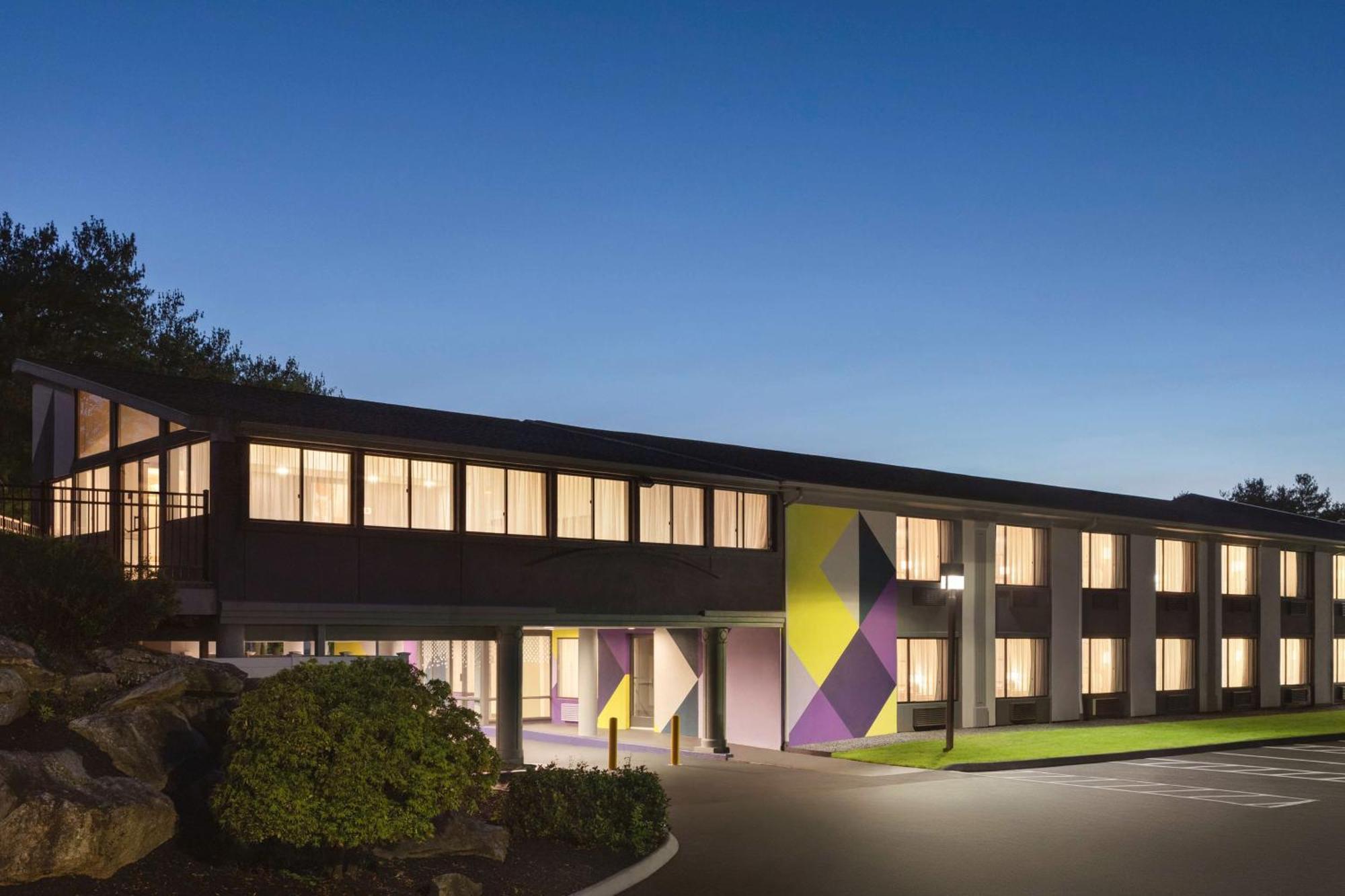 Spark By Hilton Mystic Groton Exterior photo